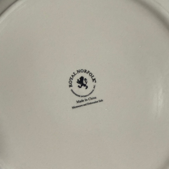 Royal Norfolk Retired Tuscan Fruit Dinner Plate - Picture 6 of 6